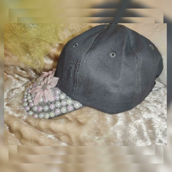 Woman's Baseball custom made hat - Picture 3 of 5